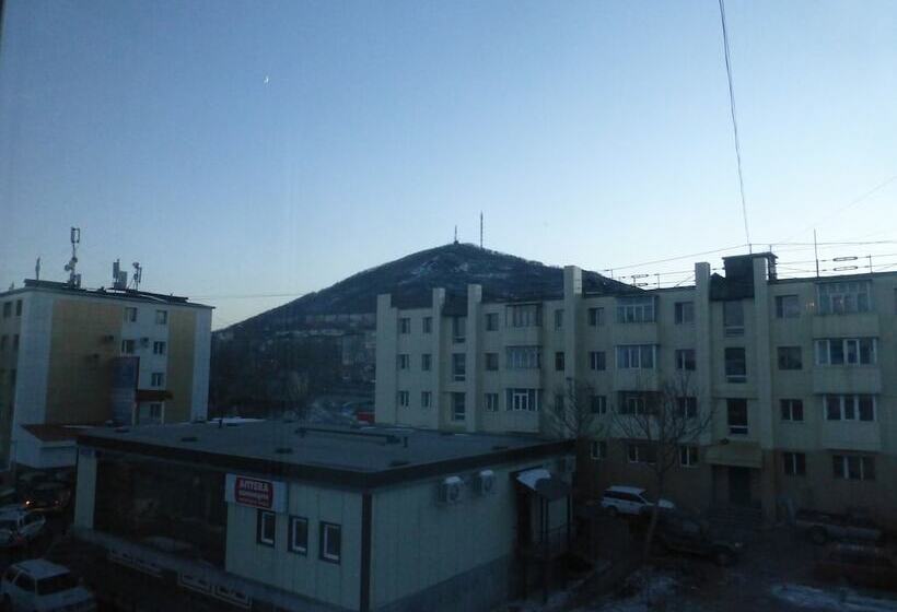 Apartments On Tolstogo 1