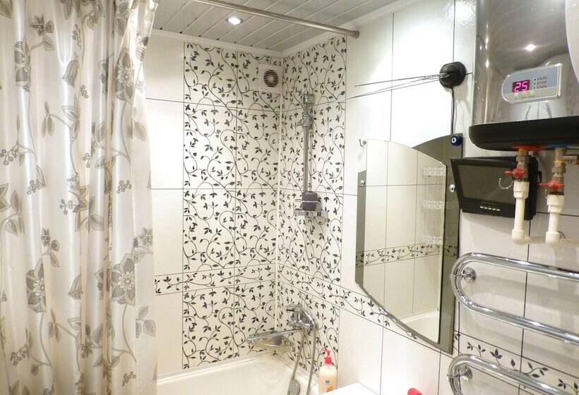 Apartments On Tolstogo 1