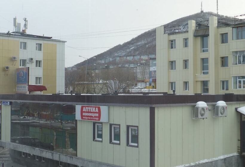 Apartments On Tolstogo 1