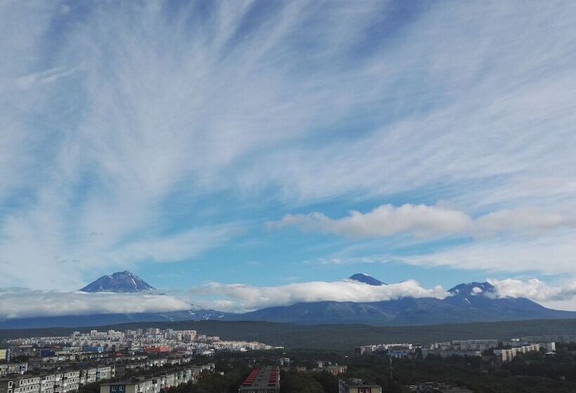 Apartments On Tolstogo 1