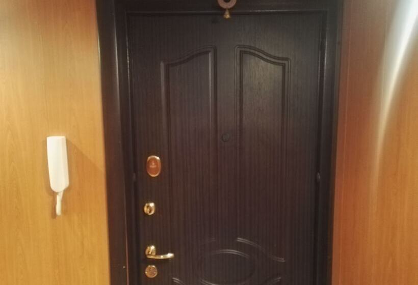 Apartments On Tolstogo 1