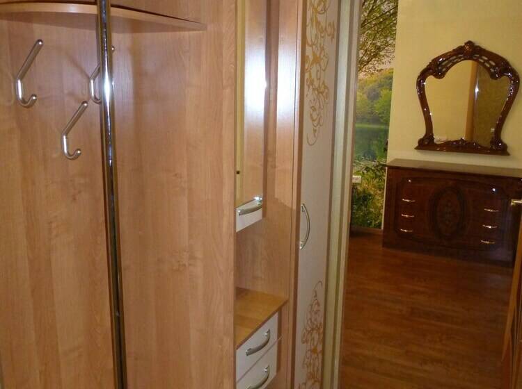 Apartments On Tolstogo 1