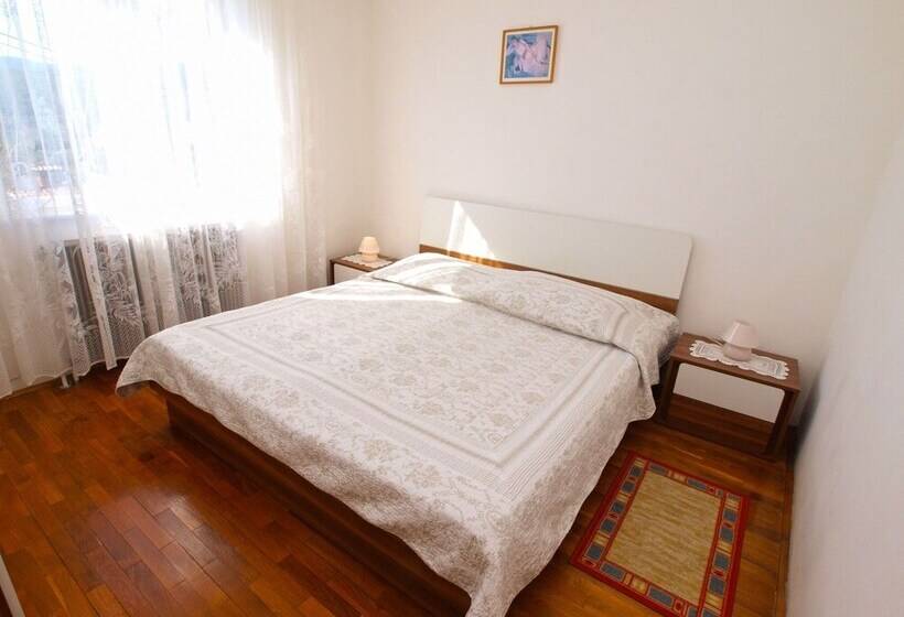 Apartments Rabac 981