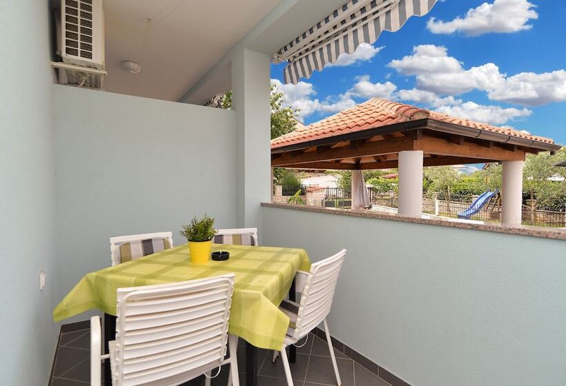 Apartments Tanja 100