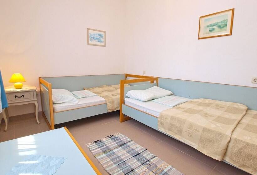 Apartments Vladislava 906