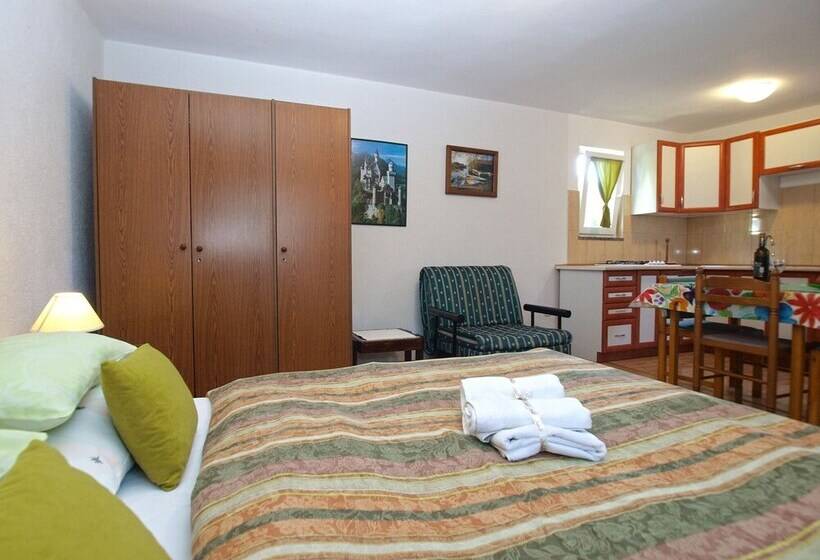 Apartments Selma 1227