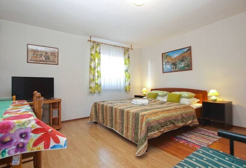 Apartments Selma 1227