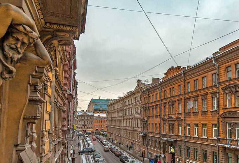 Friends Apartment On Pushkinskaya