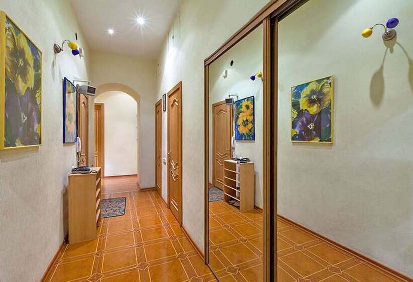 Friends Apartment On Pushkinskaya