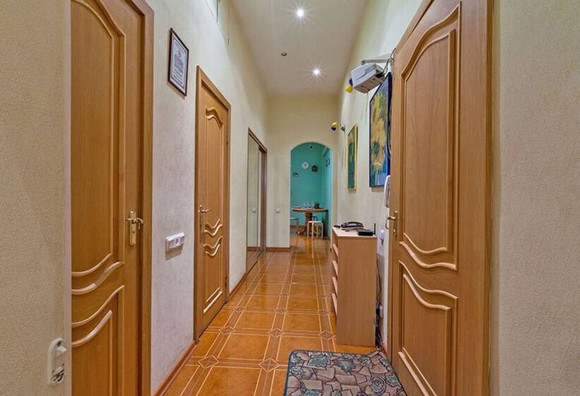 Friends Apartment On Pushkinskaya