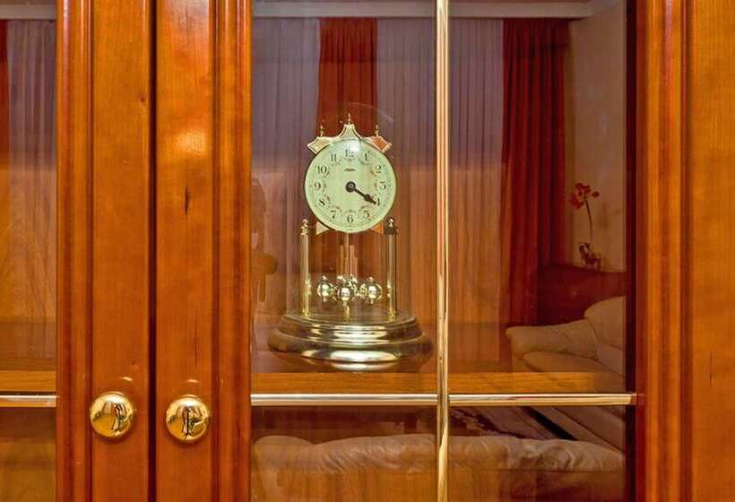 Friends Apartment On Pushkinskaya