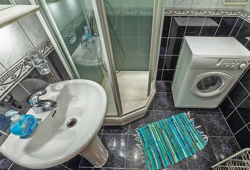 Friends Apartment On Pushkinskaya