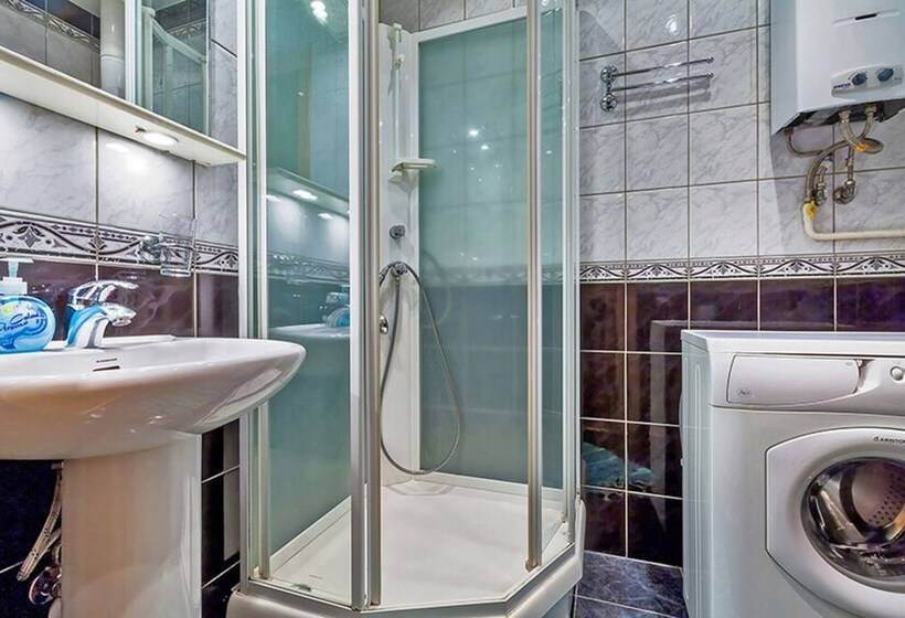 Friends Apartment On Pushkinskaya