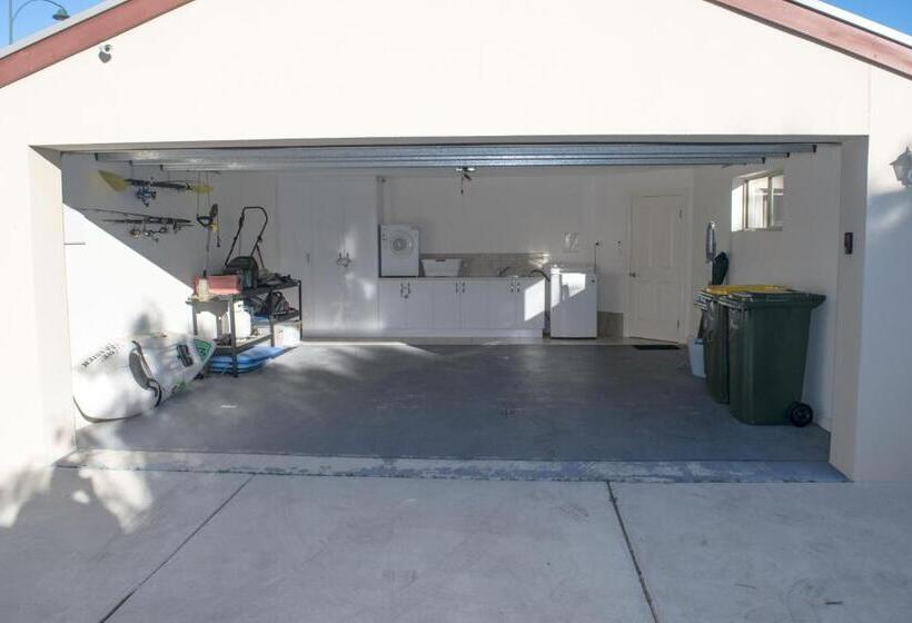 Longreach At Port Elliot