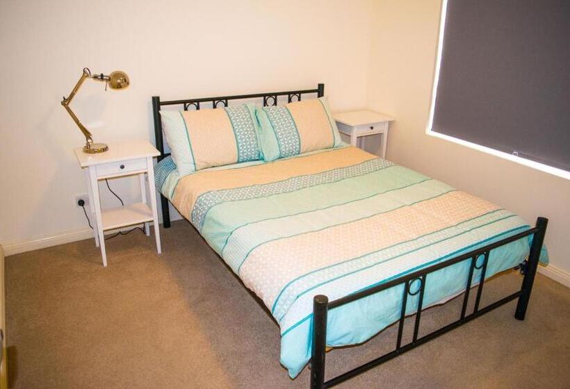 Longreach At Port Elliot