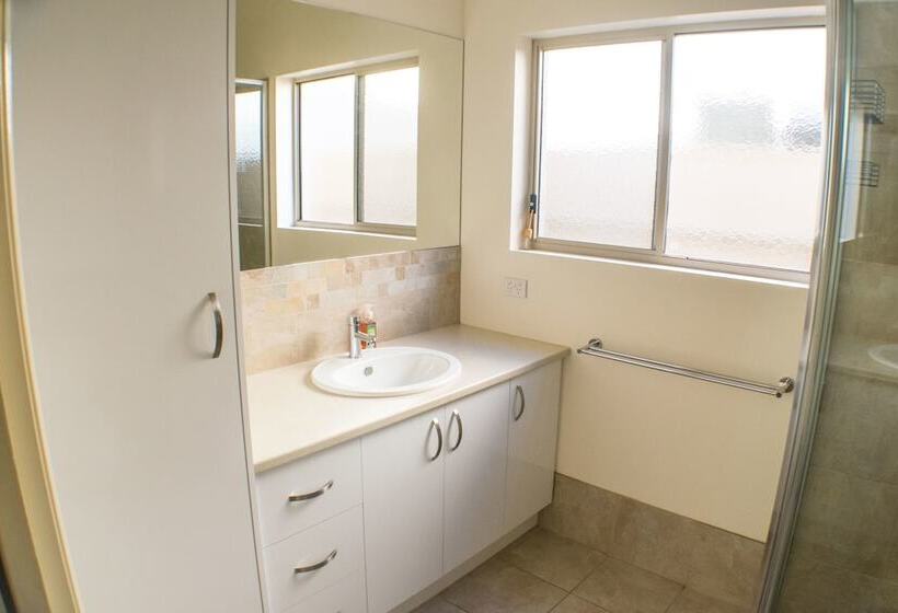 Longreach At Port Elliot