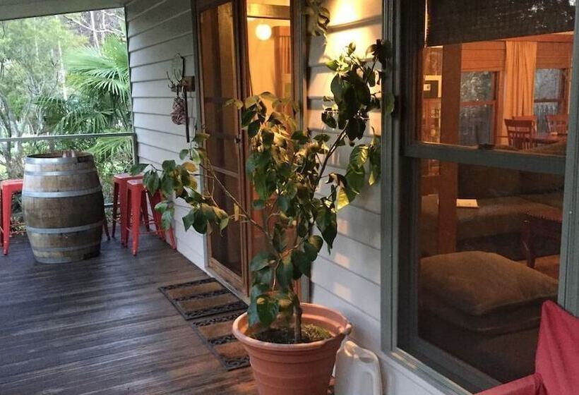 Mystic View Cottage Wandiligong