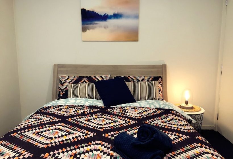 Port Melbourne Beach Front Apartment