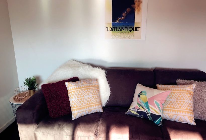 Port Melbourne Beach Front Apartment