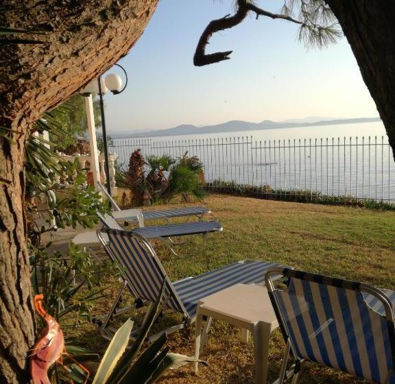 Poseidonas Apartments