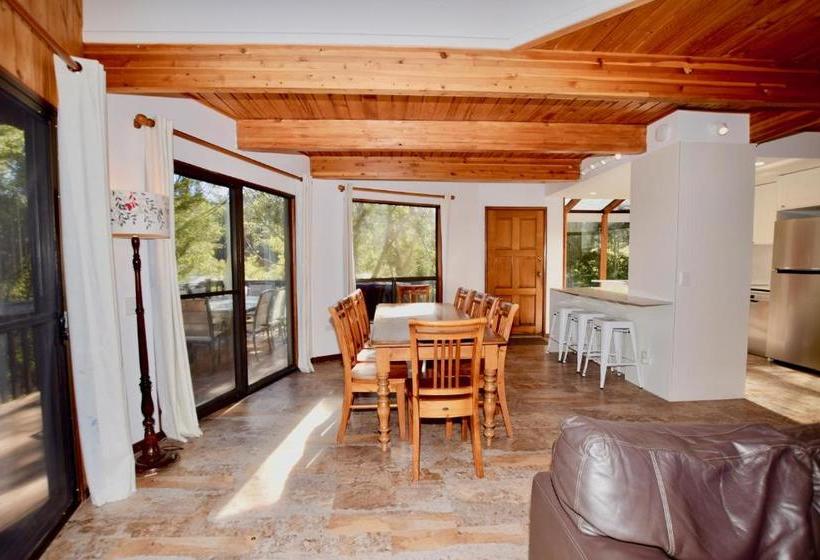 Sublime Cedar Lodge Leura