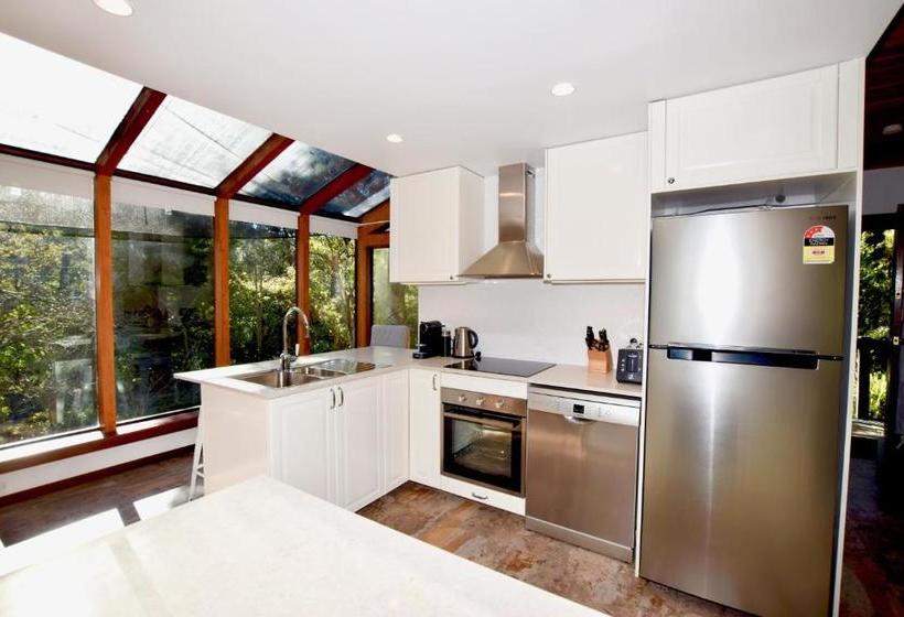 Sublime Cedar Lodge Leura