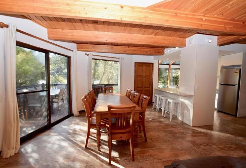 Sublime Cedar Lodge Leura