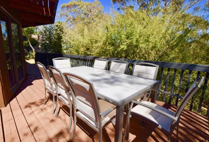 Sublime Cedar Lodge Leura