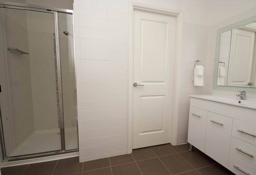 Woodville Beach Townhouse 5