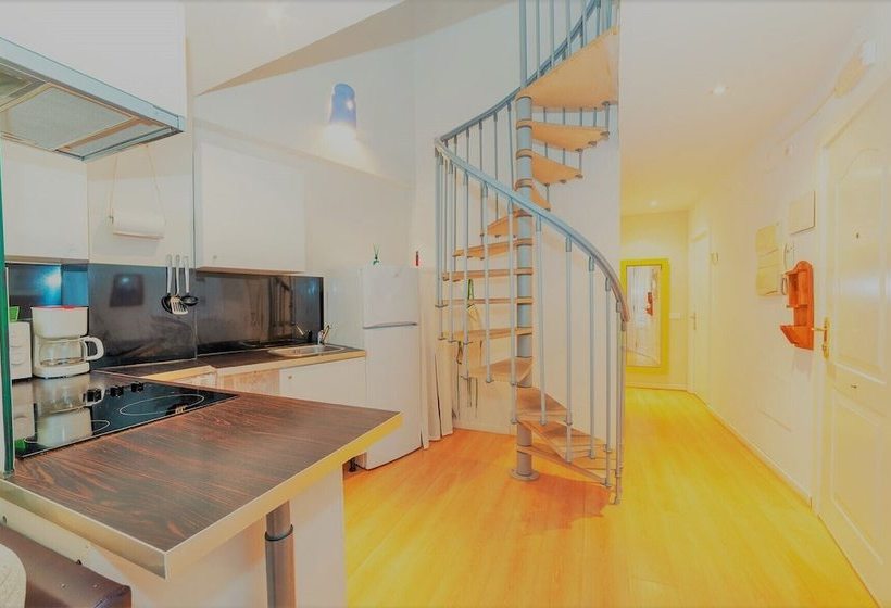 Apartamentos Turã­sticos La Golondrina