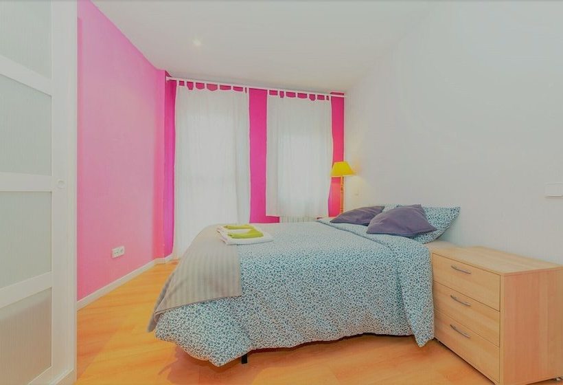 Apartamentos Turã­sticos La Golondrina