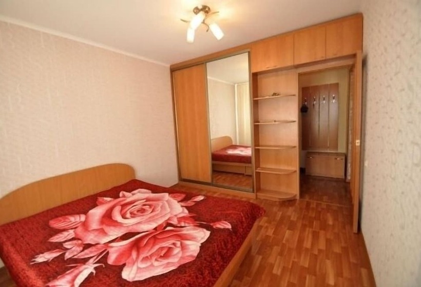 Apartments Courtyard Seating