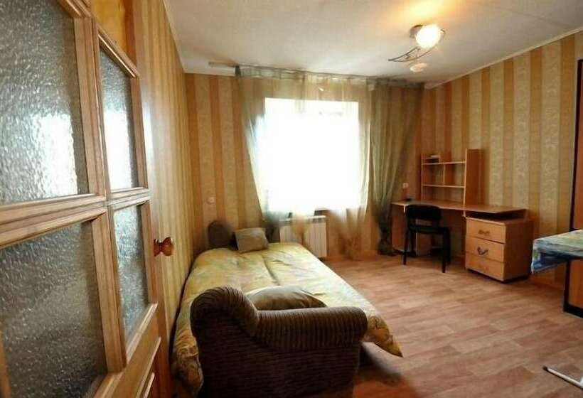 Apartments Courtyard Seating