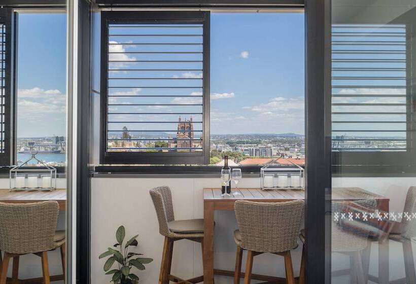 Astra Apartments Newcastle East
