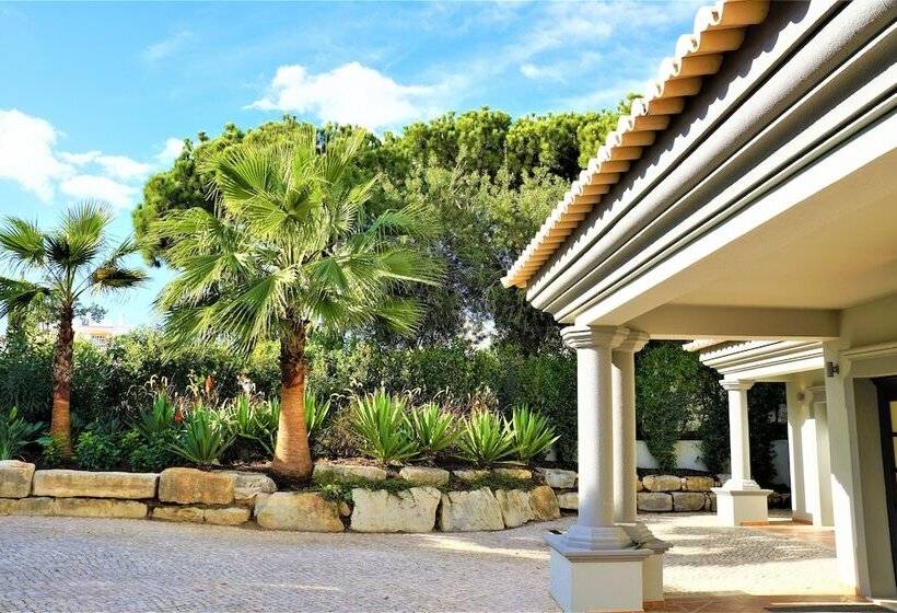 Charming Exceptional Villa In Algarve