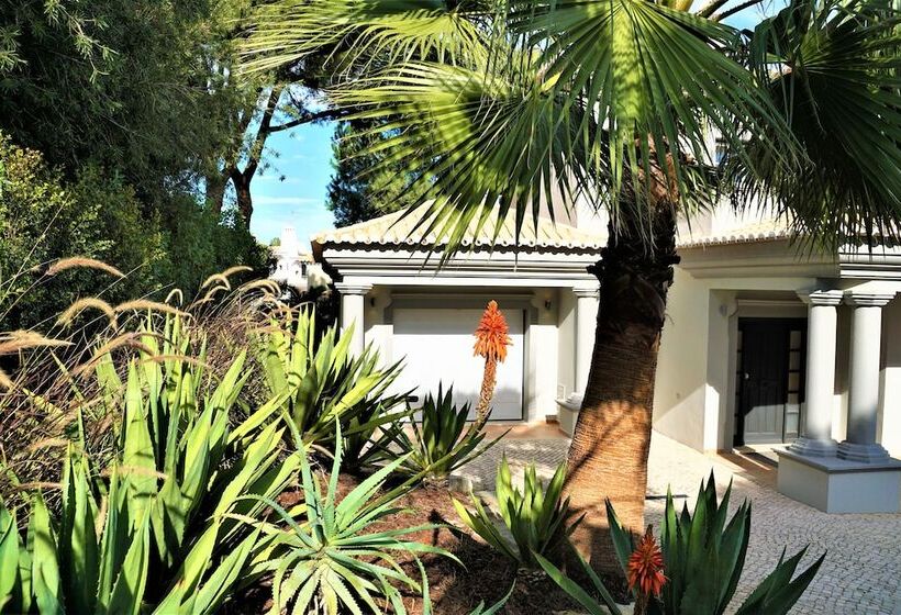 Charming Exceptional Villa In Algarve