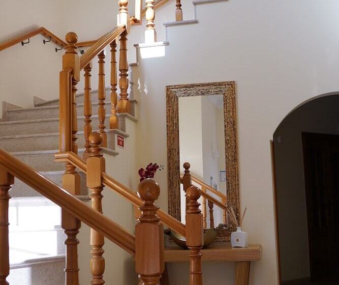 Charming Exceptional Villa In Algarve