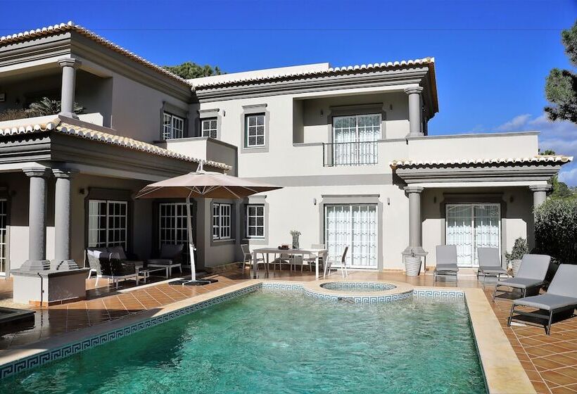 Charming Exceptional Villa In Algarve