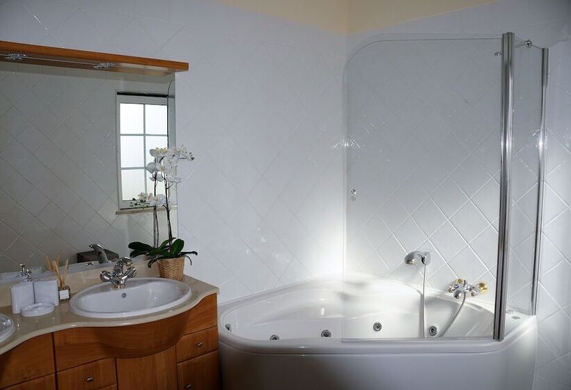 Charming Exceptional Villa In Algarve