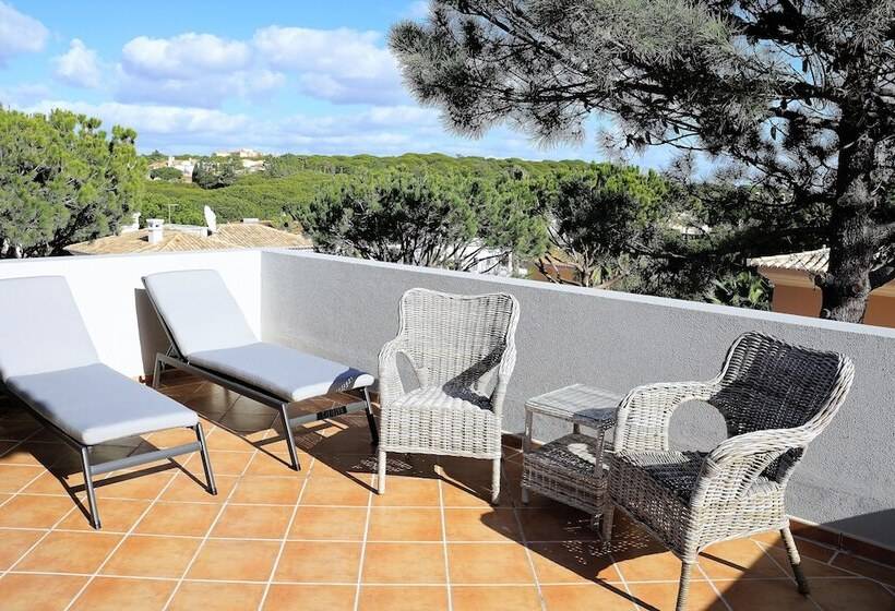 Charming Exceptional Villa In Algarve