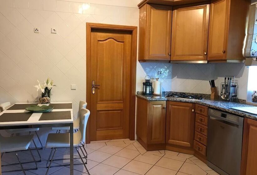 Charming Exceptional Villa In Algarve