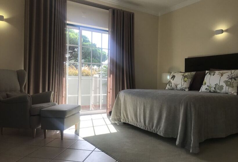 Charming Exceptional Villa In Algarve