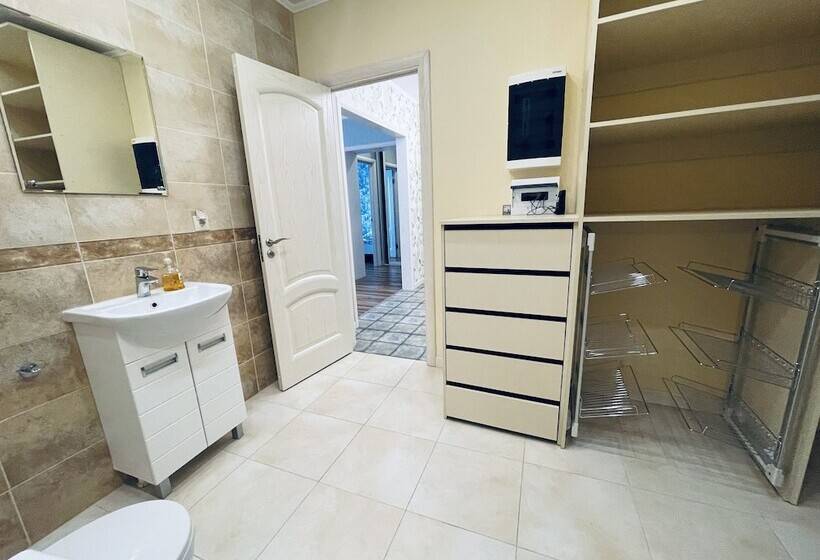 Clever House Apartments