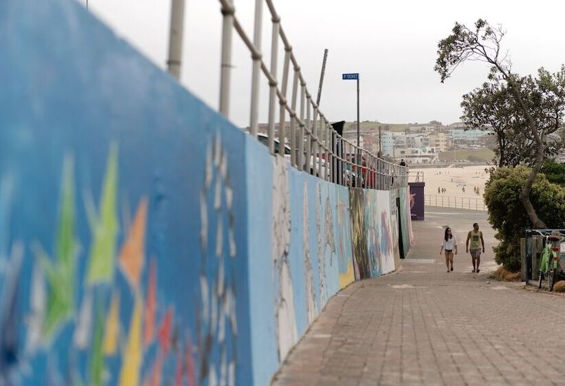 Furnished Apartment Walk To Bondi Beach