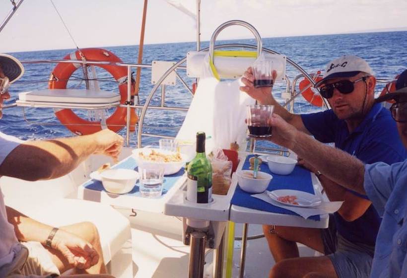 فندق Sailtas  Sailing Charters To Bruny Island  Adults Only