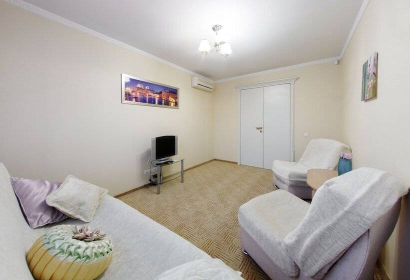 Innhome Apartments Revolution Square