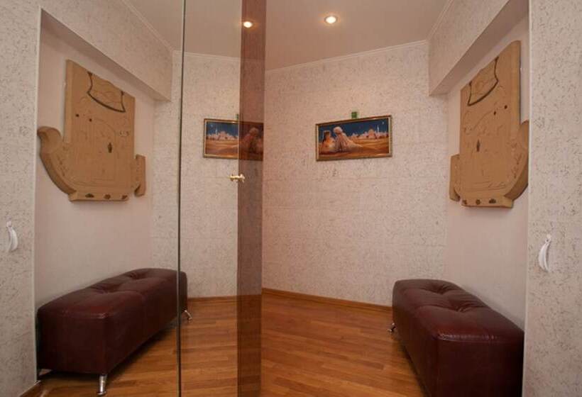 Innhome Apartments Revolution Square