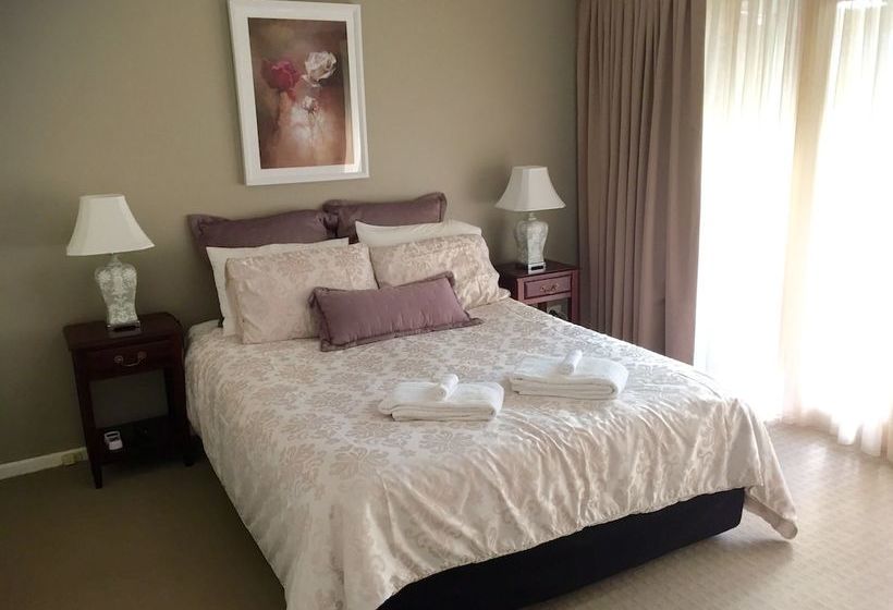 Luxury 2b Townhouse In North Adelaide