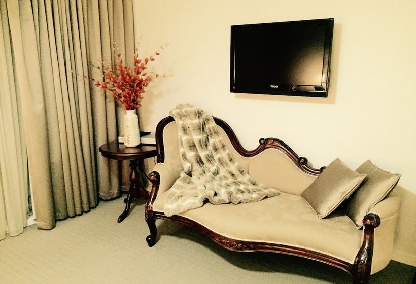 Luxury 2b Townhouse In North Adelaide