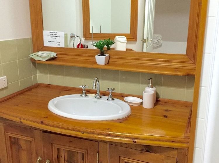 Luxury 2b Townhouse In North Adelaide